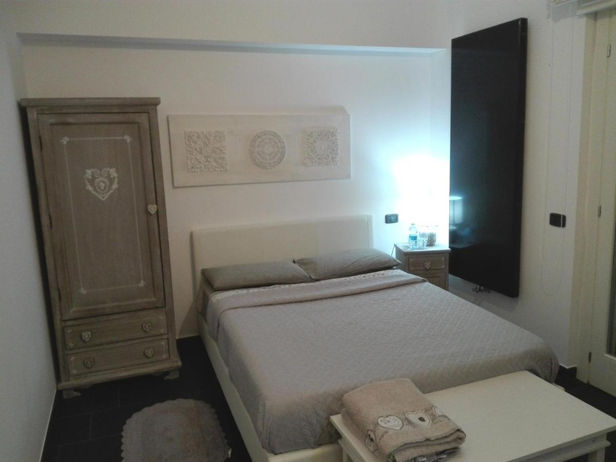 B&B Stazione Latina Sermoneta Buitenkant foto