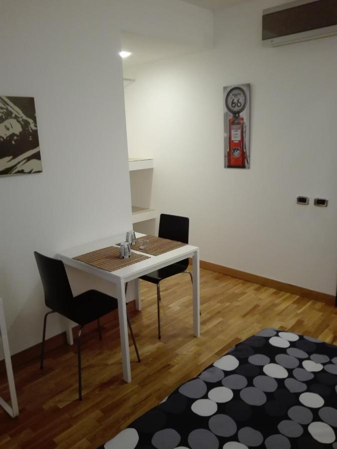B&B Stazione Latina Sermoneta Buitenkant foto